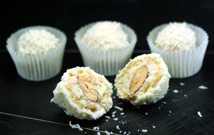 Creamy, crunchy, coconut Rafaellos