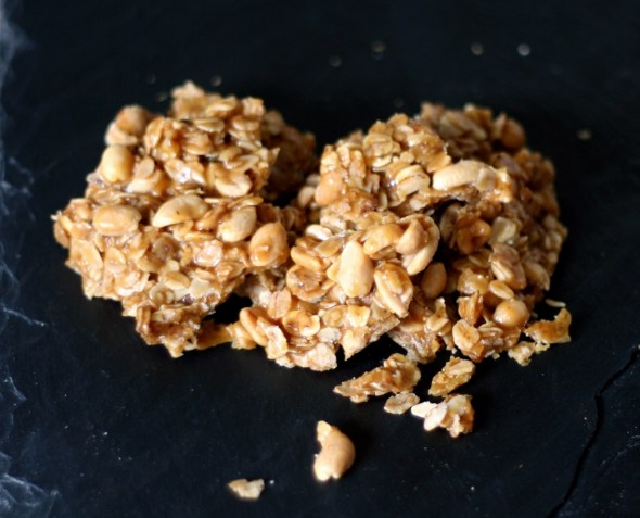 Oat Brittle with Peanuts