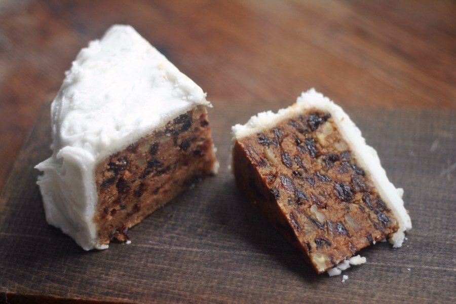 No-Bake Christmas Cake